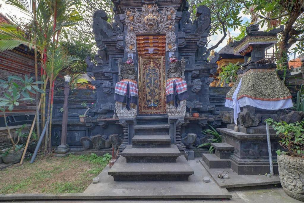 Oyo Life 92852 Singgah Hotel Legian (Bali)