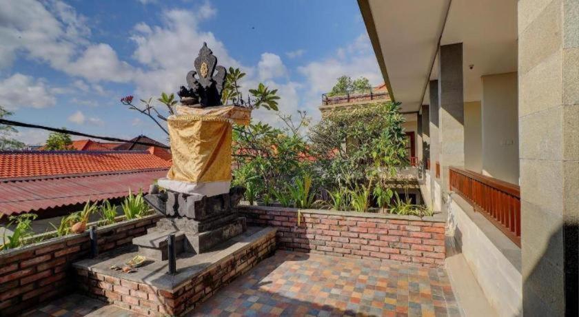 Oyo Life 92852 Singgah Hotel 2*