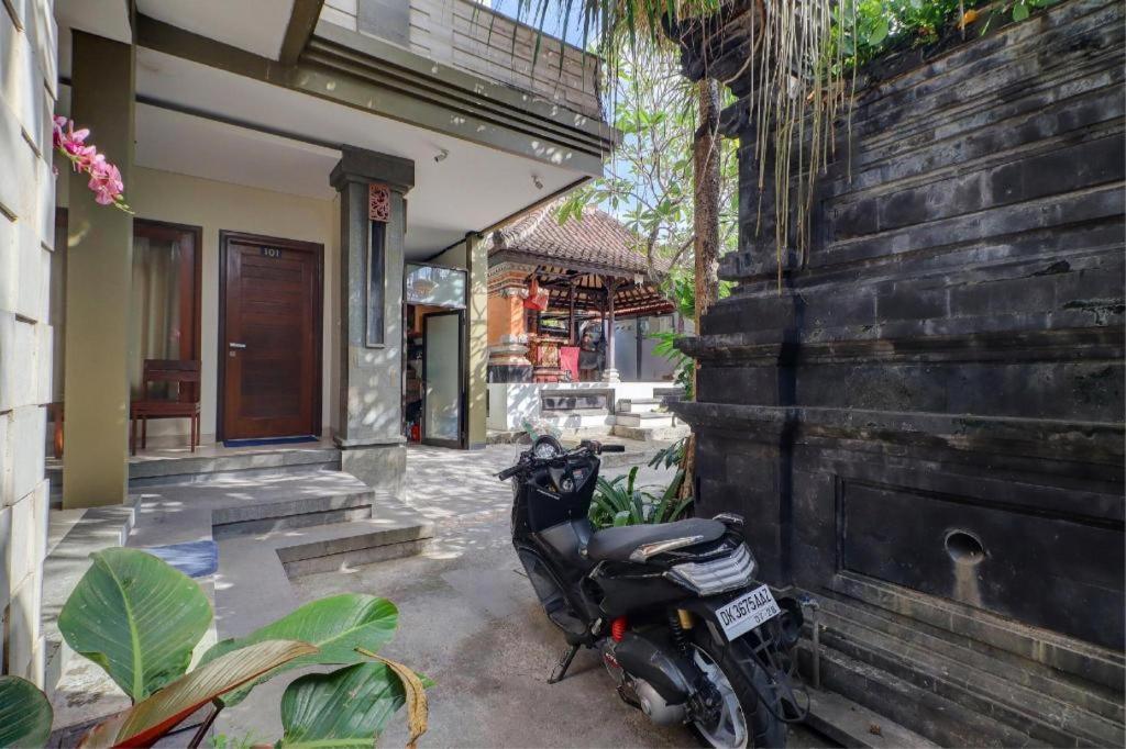 Oyo Life 92852 Singgah 2*